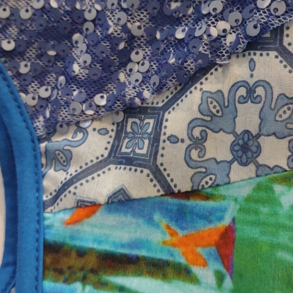 Save the Queen sequin sleeve multicolored print t shirt w/back zipper detail Sm - Picture 11 of 11